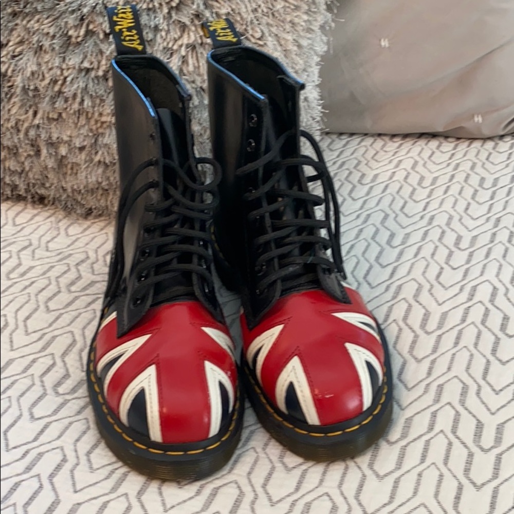 Dr Martens Union Jack boots size 9
